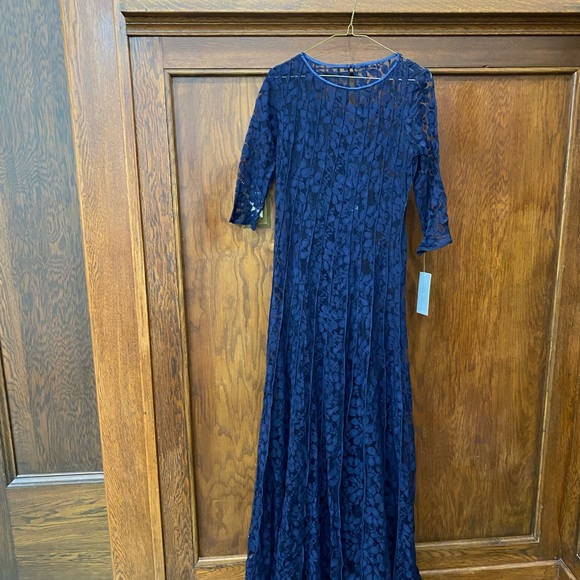 $640 Teri Jon by Rickie Freeman Lace Pintuck Gown size 4 . Missing Belt. - Picture 8 of 8